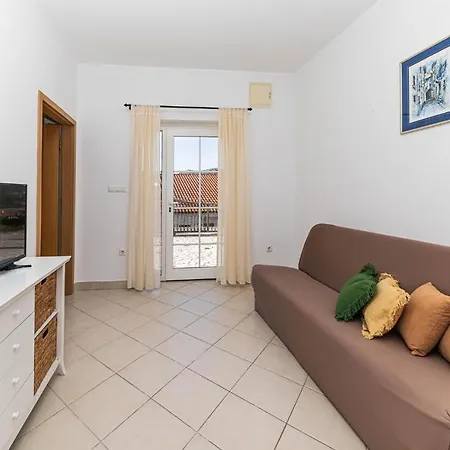 Beautiful In With Kitchen *