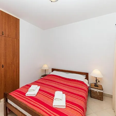 Apartment Beautiful In With Kitchen Poljica (Trogir)
