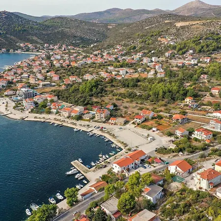Apartment Beautiful In With Kitchen Poljica (Trogir)