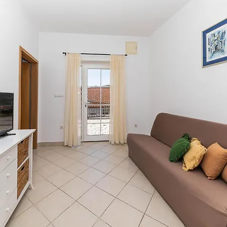 Beautiful In With Kitchen Poljica (Trogir)